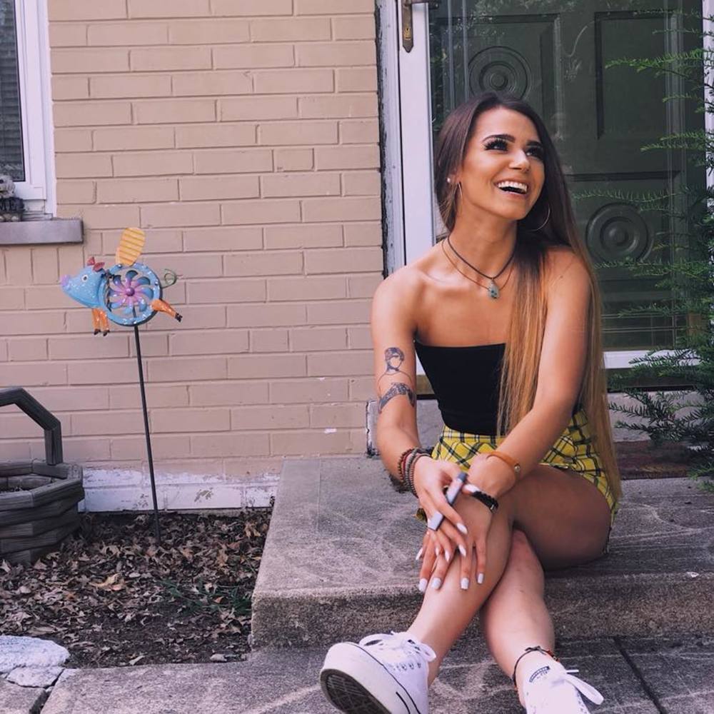 Meet your Posher, Hayley